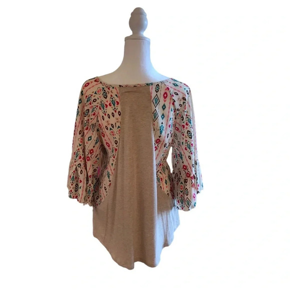 Boho Chic Beige Top with Floral Sleeves - Perfect for Spring & Summer! - Picture 14 of 15